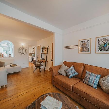 Cotswolds- Homely 2 Bed House With Garden, Wifi - Esho Stays サイレンセスター エクステリア 写真