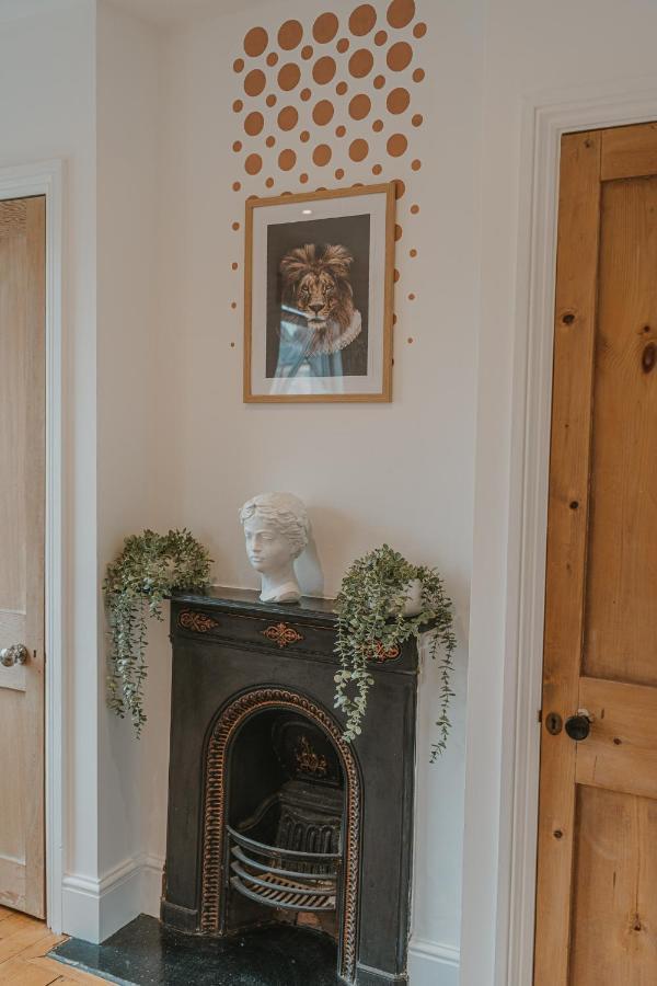 Cotswolds- Homely 2 Bed House With Garden, Wifi - Esho Stays サイレンセスター エクステリア 写真