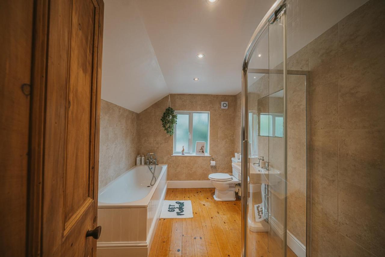 Cotswolds- Homely 2 Bed House With Garden, Wifi - Esho Stays サイレンセスター エクステリア 写真