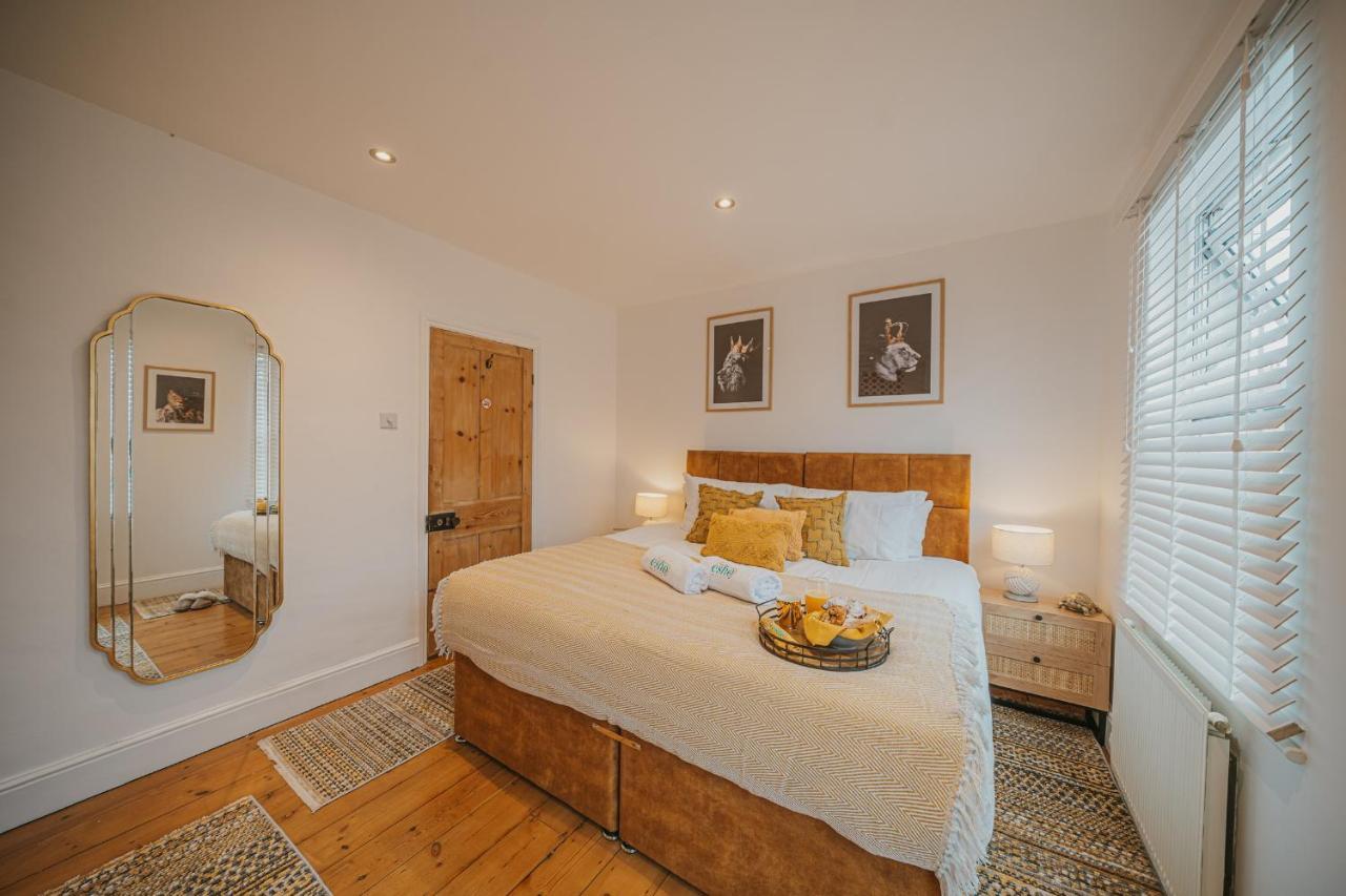 Cotswolds- Homely 2 Bed House With Garden, Wifi - Esho Stays サイレンセスター エクステリア 写真