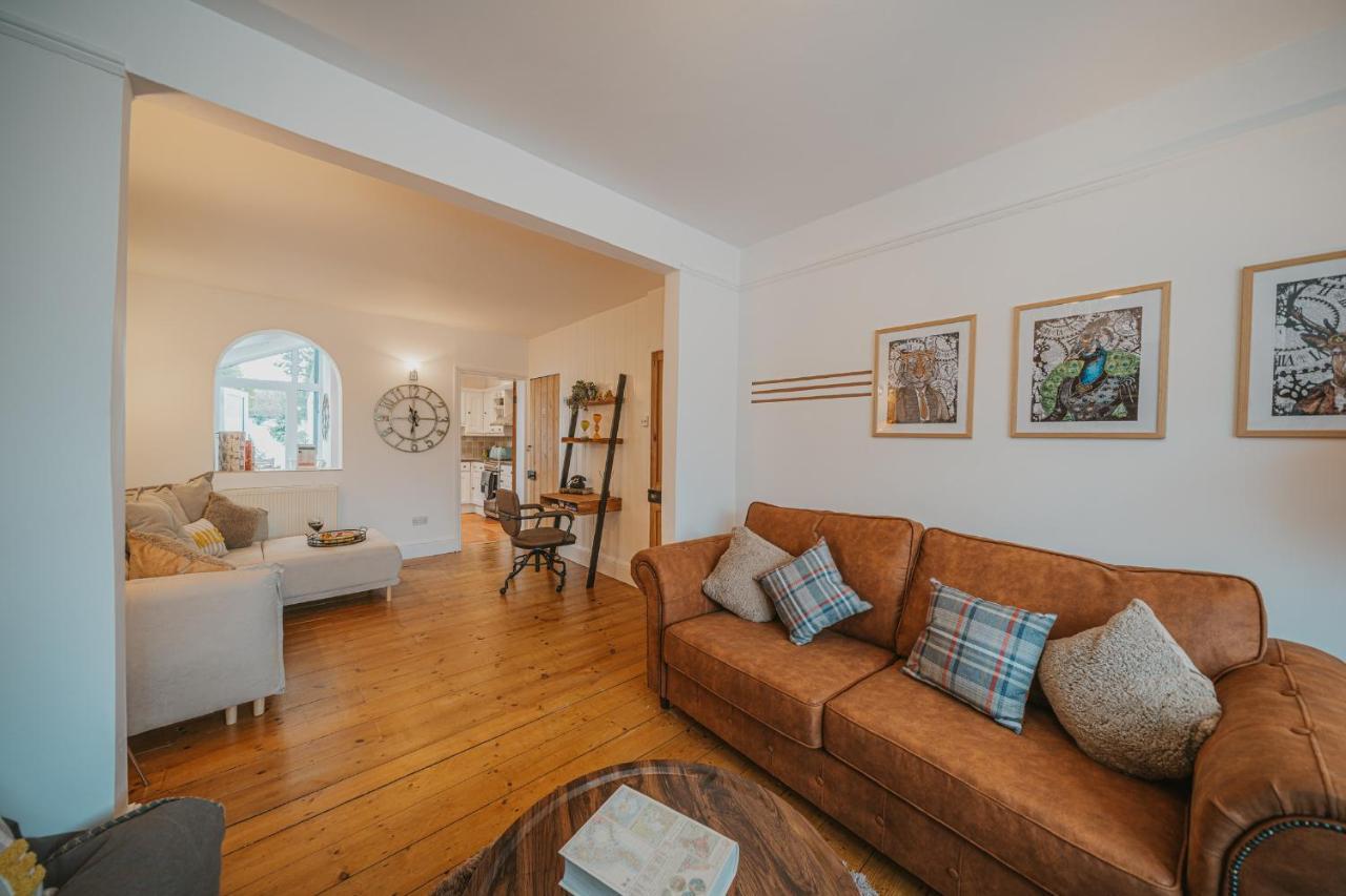 Cotswolds- Homely 2 Bed House With Garden, Wifi - Esho Stays サイレンセスター エクステリア 写真